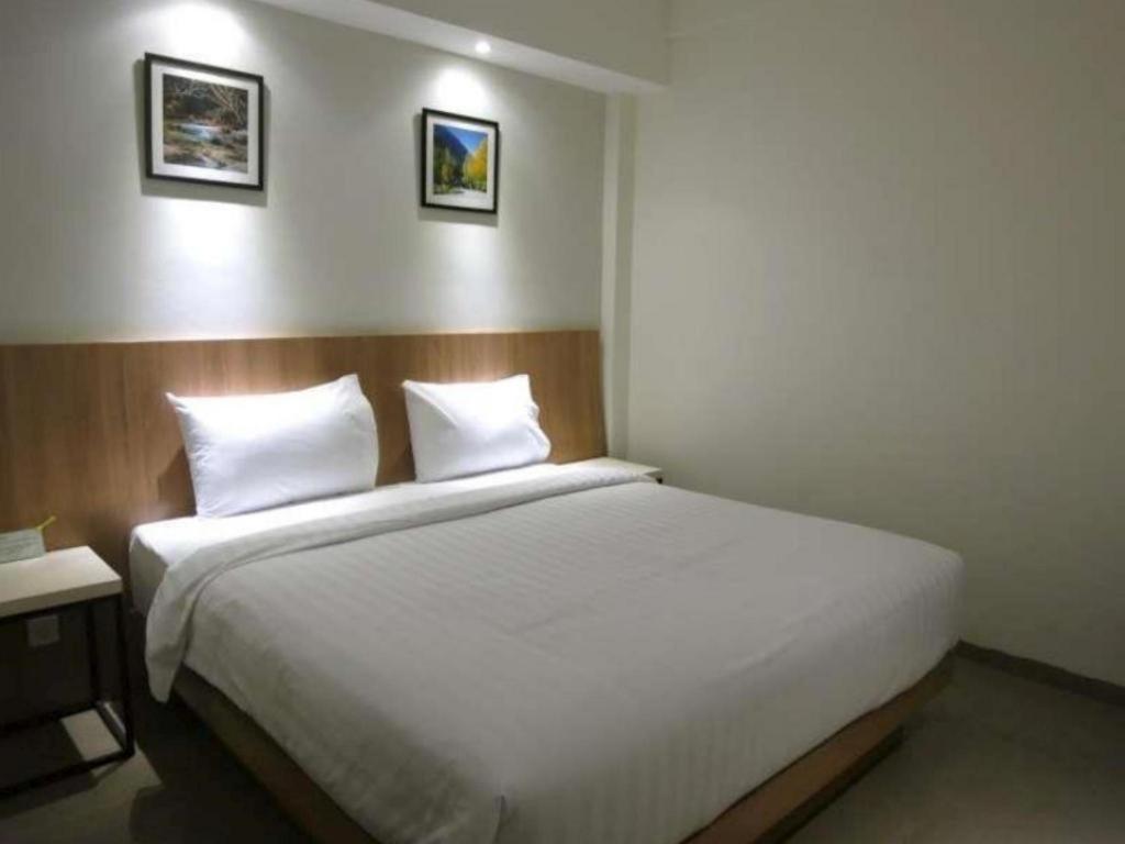 Hart Hotel Arjuna Mataram Exteriör bild