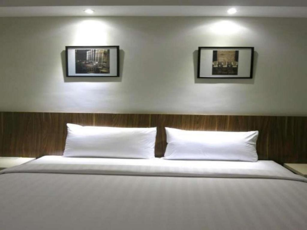 Hart Hotel Arjuna Mataram Exteriör bild