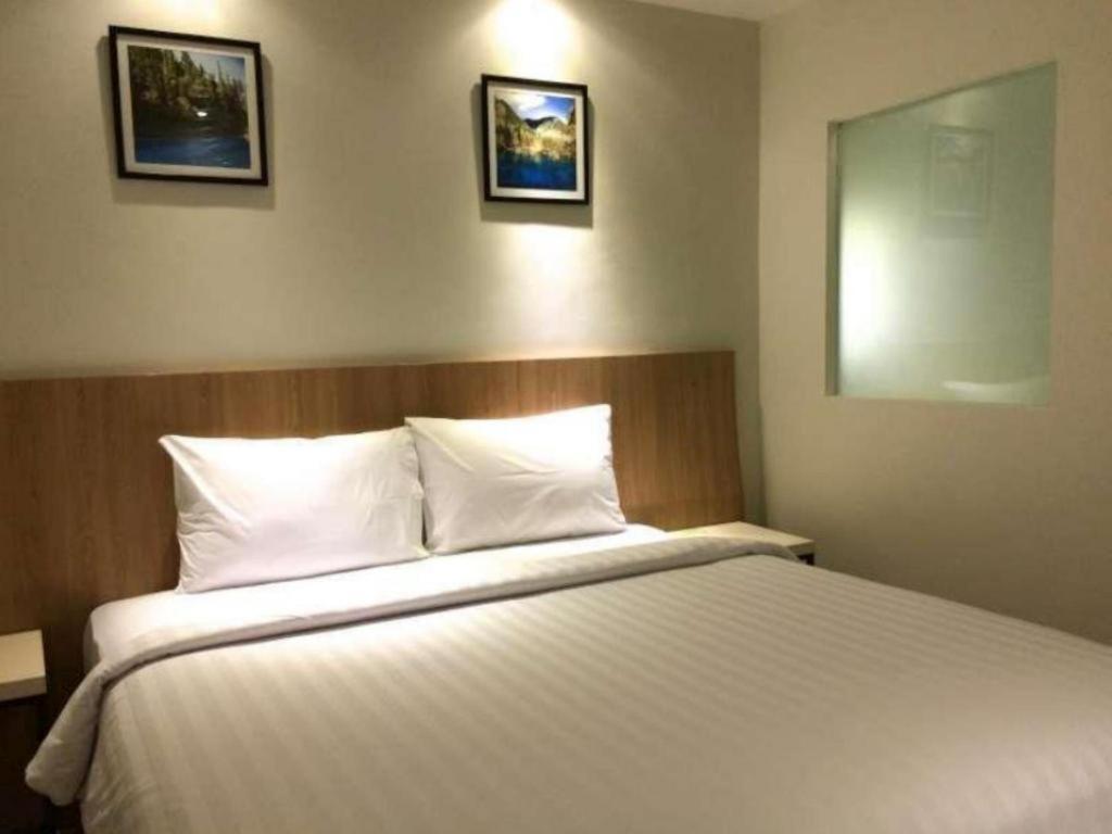 Hart Hotel Arjuna Mataram Exteriör bild