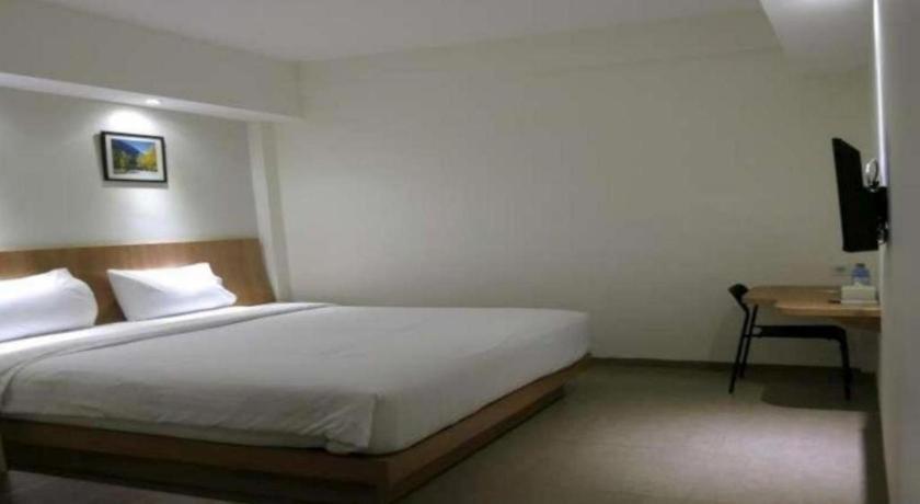 Hart Hotel Arjuna Mataram Exteriör bild