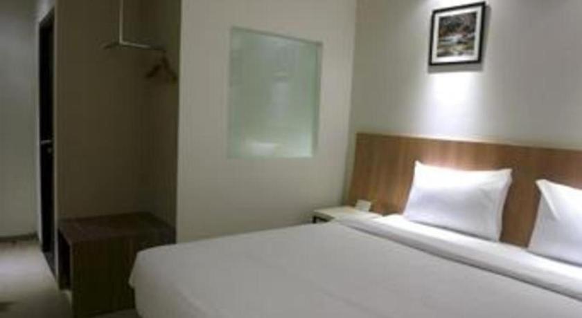 Hart Hotel Arjuna Mataram Exteriör bild