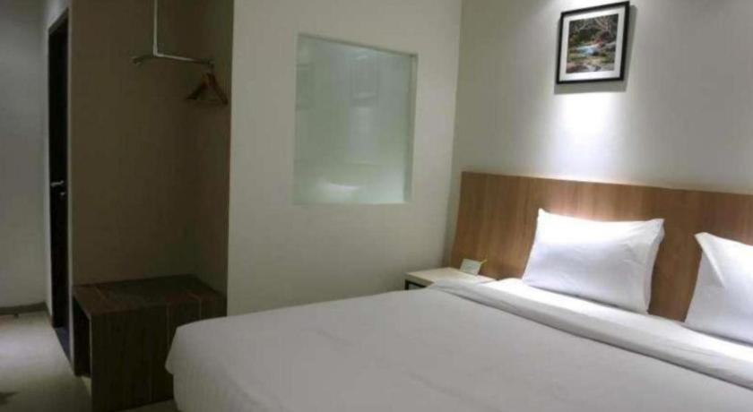 Hart Hotel Arjuna Mataram Exteriör bild