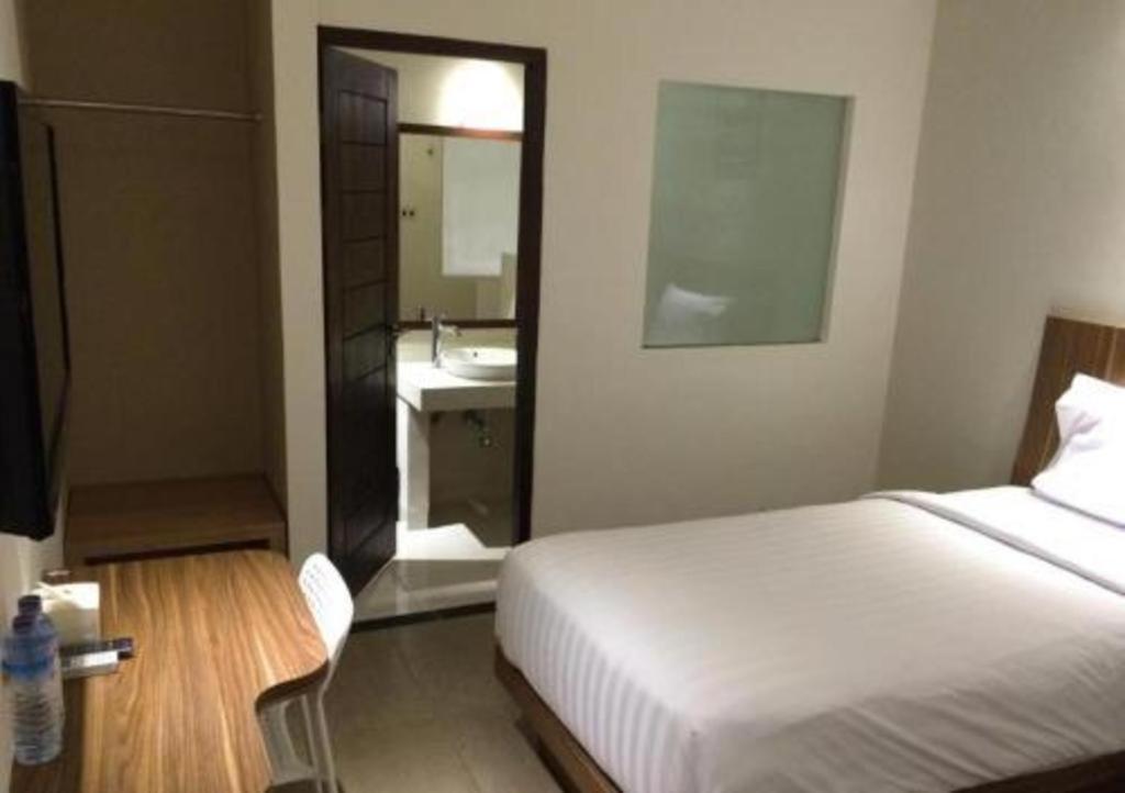 Hart Hotel Arjuna Mataram Exteriör bild