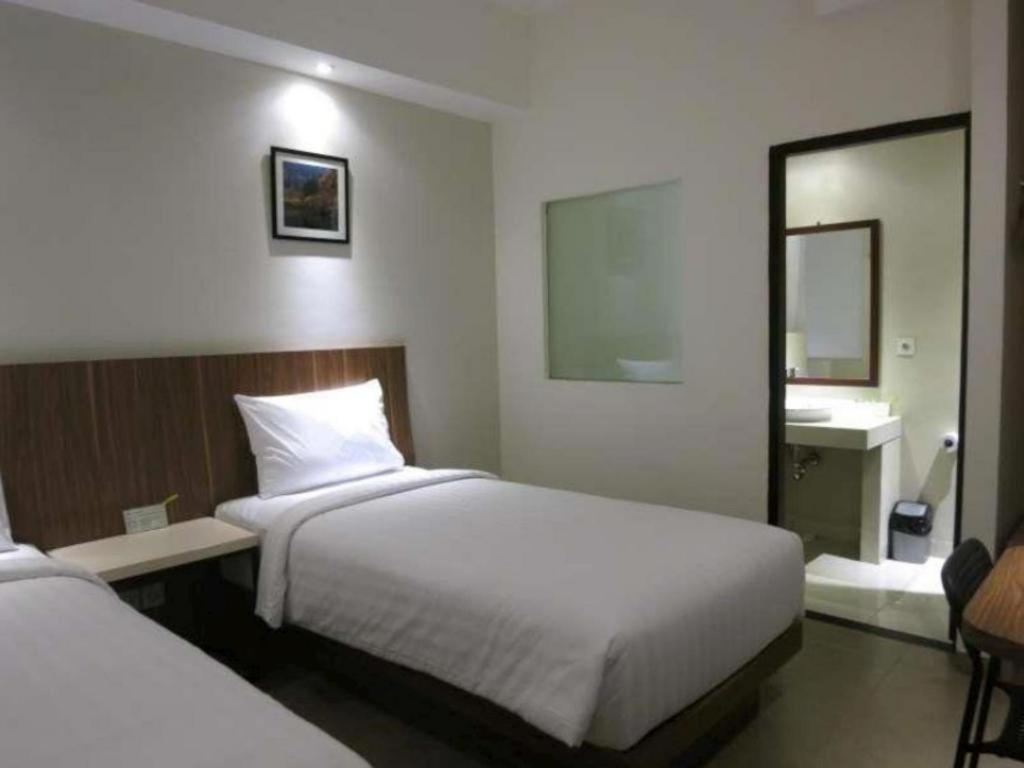 Hart Hotel Arjuna Mataram Exteriör bild